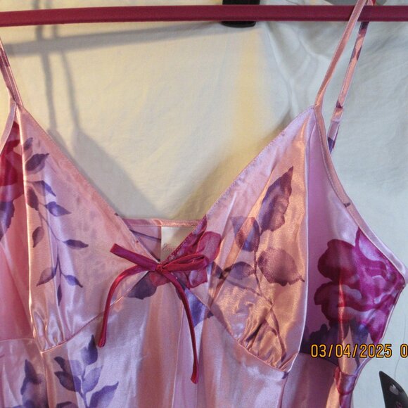 NOS~ENCHANTING SIZE MEDIUM FLORAL 100% POLYESTER (SILK LOOK) BABY DOLL NIGHTGOWN - Picture 10 of 10